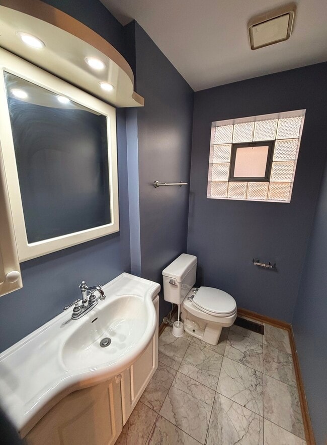 Building Photo - 3742 N Harlem Ave