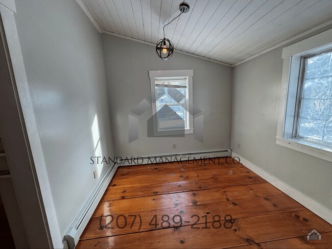 Building Photo - Sun-Filled 2-Bedroom Home with Garage – Pittston