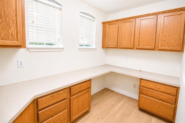 Building Photo - 4205 Bent Wood Ct