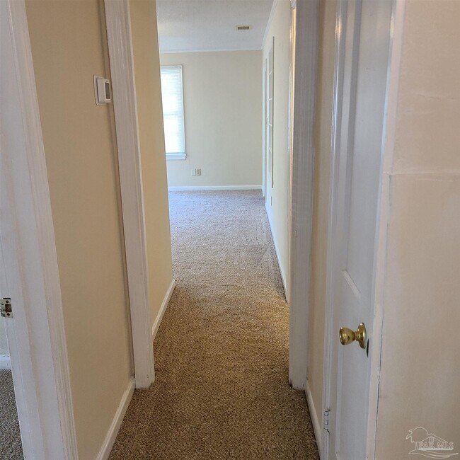 Building Photo - 125 Rue Max St