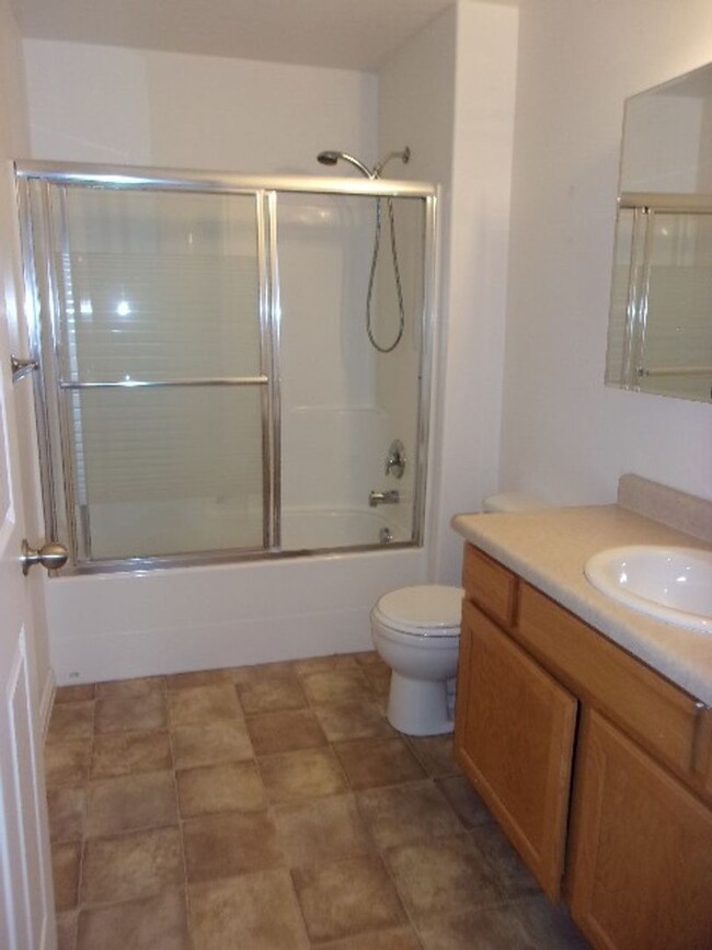 Building Photo - Family Apartment