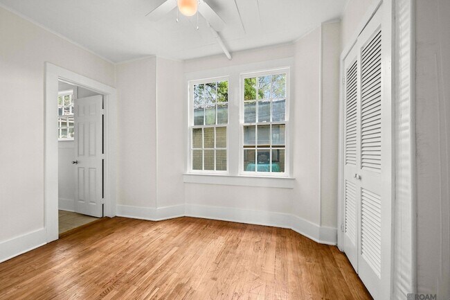Building Photo - 3243 Ivanhoe St