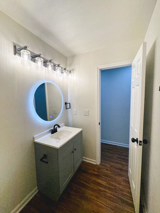 Building Photo - Newly Renovated 3BR/2BA Home in Charlotte ...
