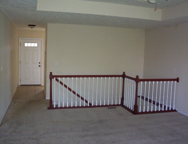 Building Photo - Beautiful 5 bedroom walkout basement house!!