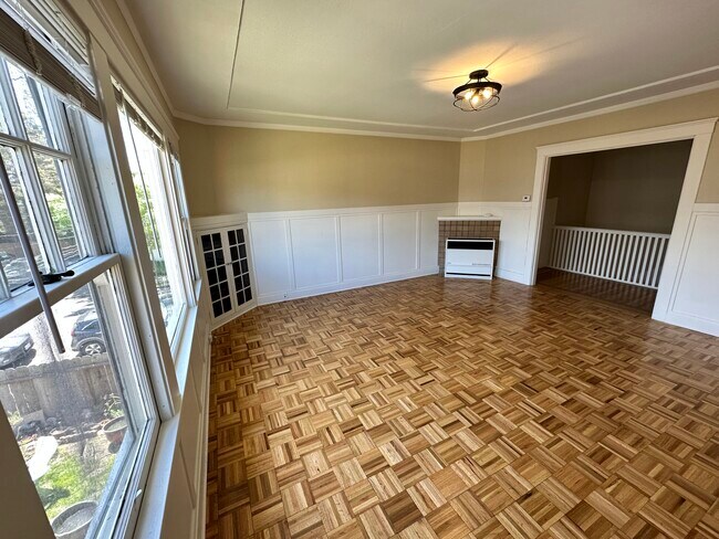 Building Photo - 778 61st St