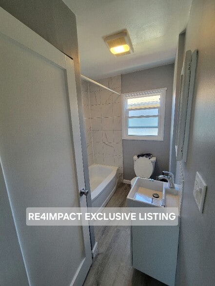 Building Photo - 1257 E 34th St