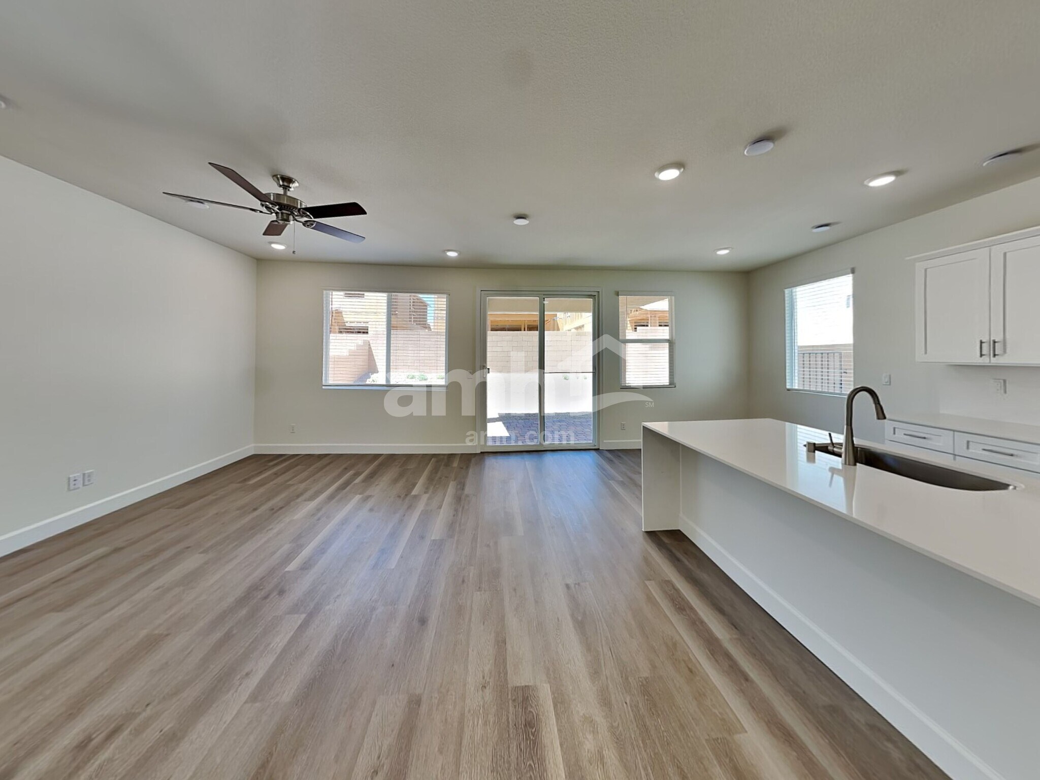 Building Photo - 10345 Medusita St