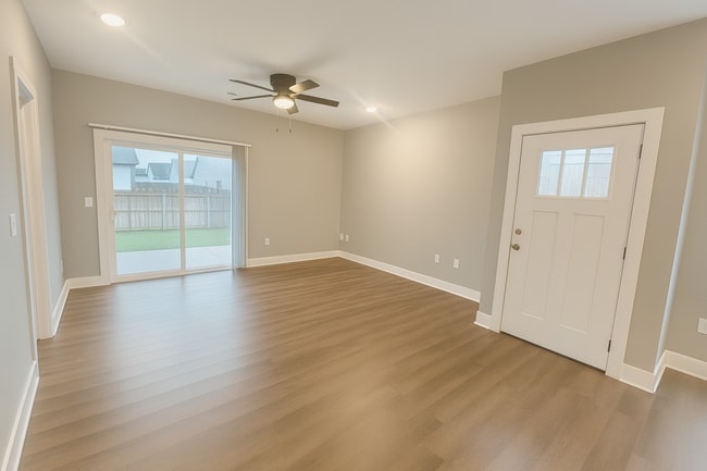 Building Photo - 12123/25 Cora