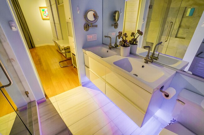 Building Photo - 1128 22nd St