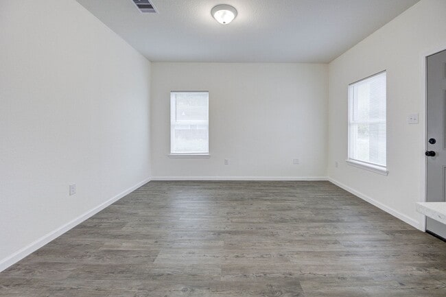 Building Photo - 1 Month FREE! Brand-New Duplex in Houston