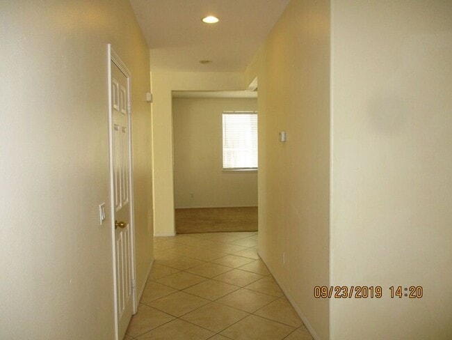 Building Photo - 31419 Orchard Ln