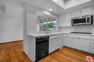 Building Photo - 1655 Selby Ave