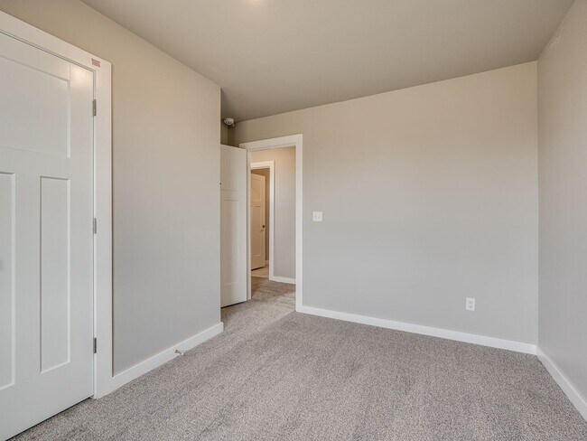 Building Photo - 537 NW 176th St