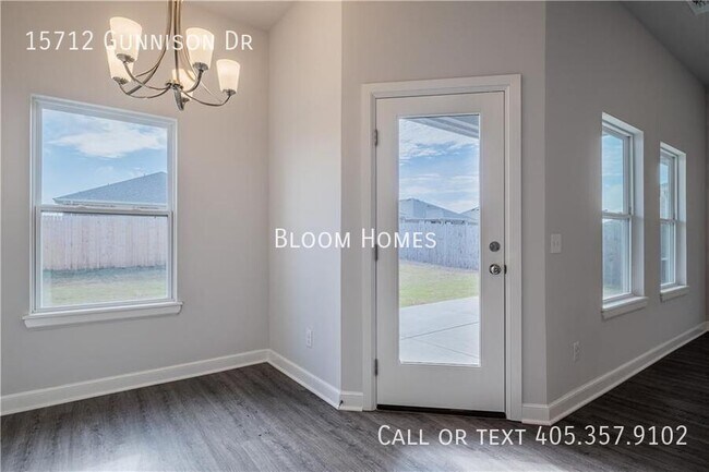Building Photo - 15712 Gunnison Dr