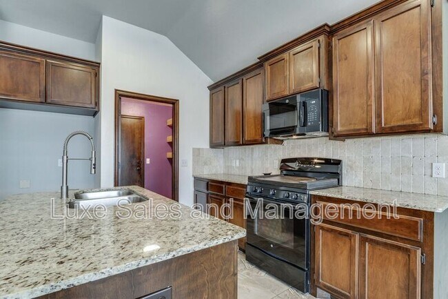 Building Photo - 1174 Misty Dr NW