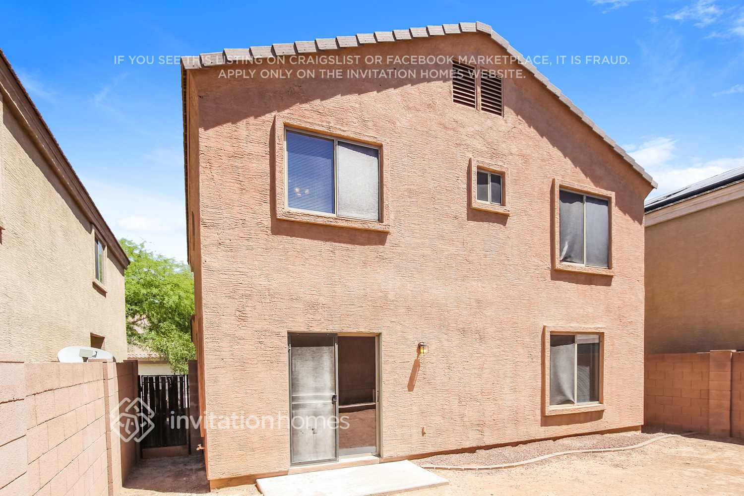 Building Photo - 12921 W Fleetwood Ln