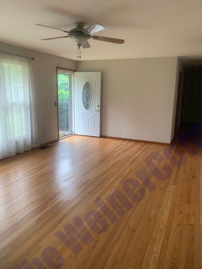 Building Photo - Sublease Available for Move in January 2nd!