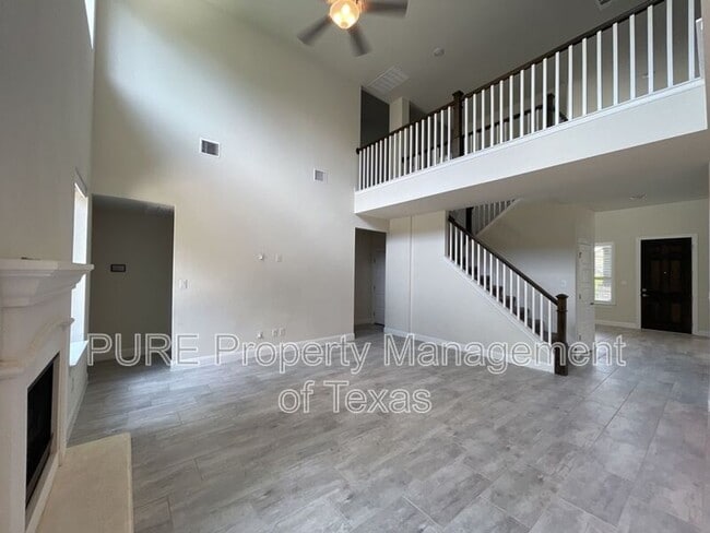 Building Photo - 716 Expedition Way
