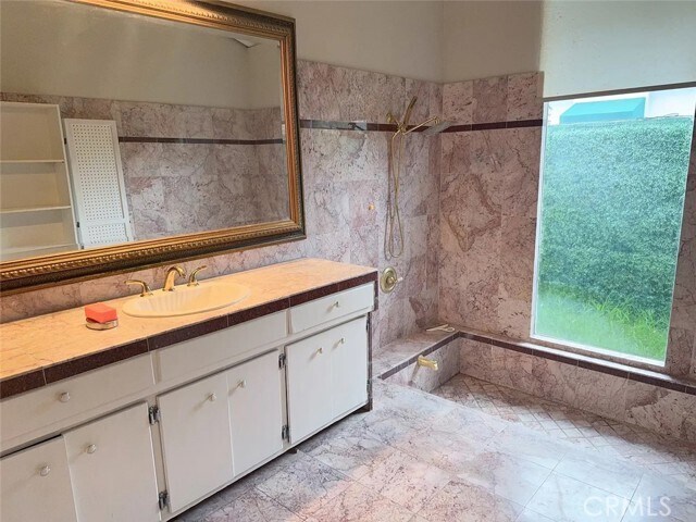 Building Photo - 902 Coronado Dr