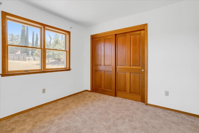 Building Photo - 21179 Hemlock St