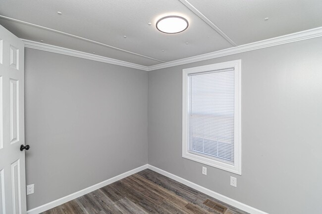 Building Photo - IMMACULATE 3 BR | 2 BA in Pikeville! Lawn ...
