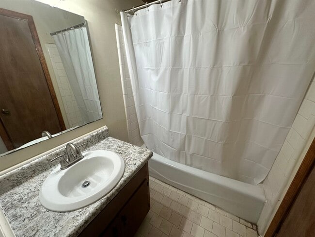 Building Photo - 312 Wood Grove Ct