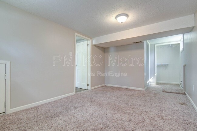 Building Photo - 18410 Shoshone Dr