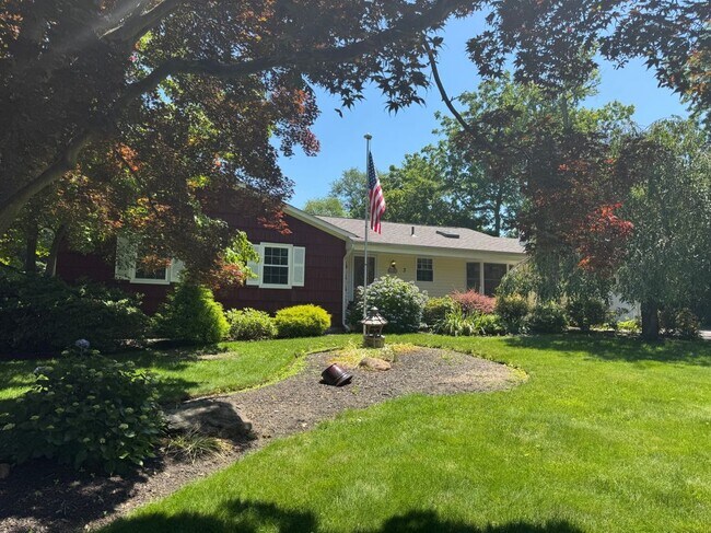 Primary Photo - 3 Janis Ln