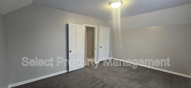 Building Photo - 1112 Lake Ave