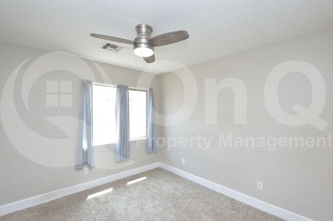 Building Photo - 209 S Carter Ranch Rd