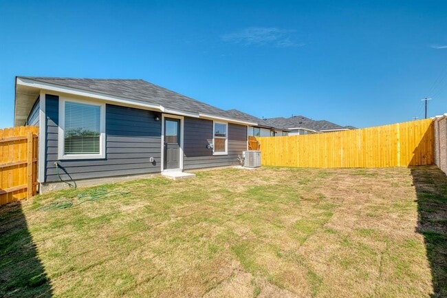 Building Photo - 346 Bull Lake Cir