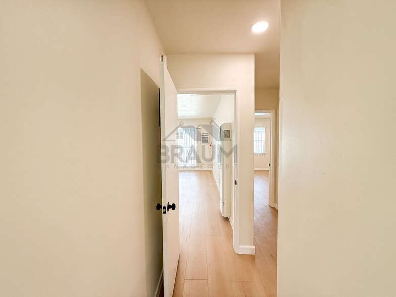 Building Photo - 7333 Woodman Ave