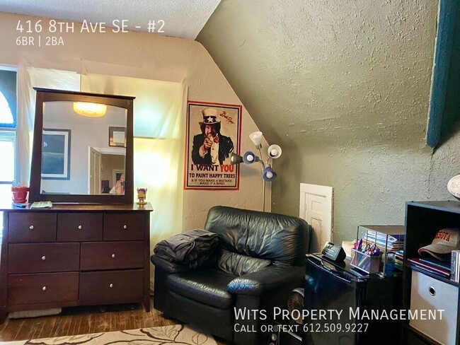 Building Photo - Charming 6-Bedroom Student Home for Rent: ...