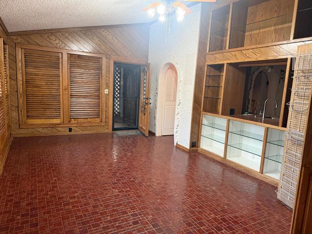 Building Photo - 2309 Richwood Dr