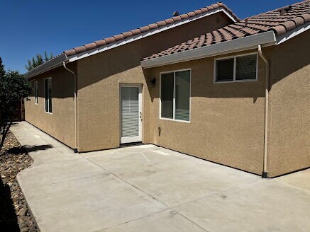 Building Photo - Spacious 4-Bedroom, 2-Bath Rental Home – M...
