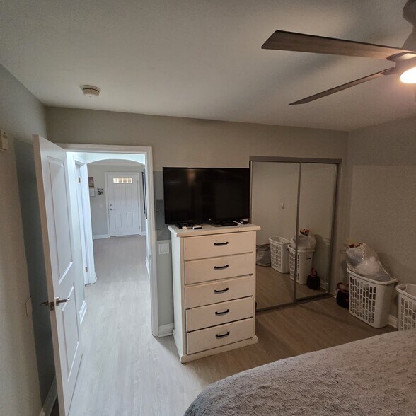 Building Photo - 1423 Graves Ave