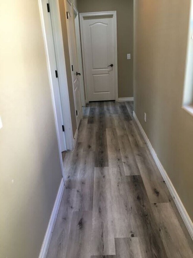 Building Photo - Call For Showing Appointment 4805992545