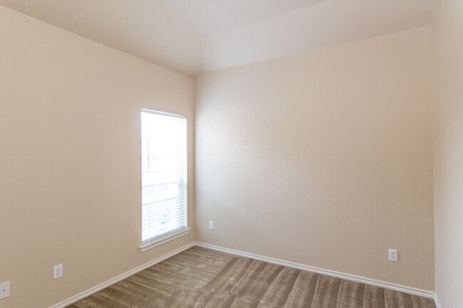 Building Photo - 1407 Piedmont Dr