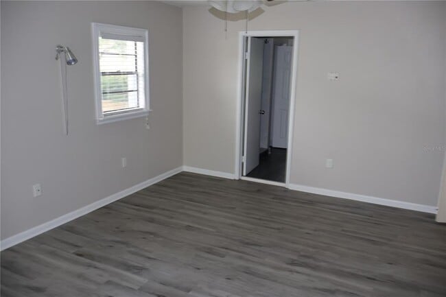 Building Photo - 3404 W Fielder St