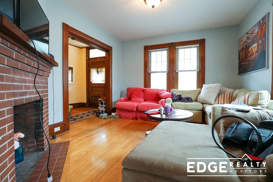 Building Photo - 78 Surrey St