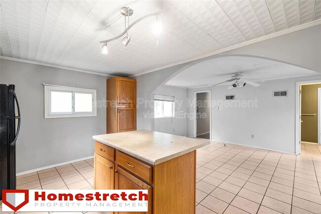 Building Photo - 8109 Mathilda Ave