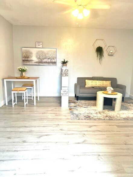 Dinning/Living room - 201 Columbus Pky