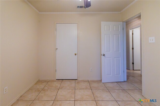 Building Photo - 4406 Bowles Dr