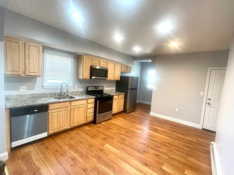 Building Photo - 26 Babson St