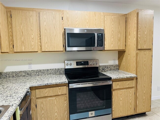 Building Photo - 458 Lakeview Dr