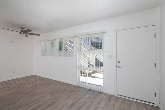 Building Photo - Beautiful1 Bedroom Near SDSU with Onsite Laundry!