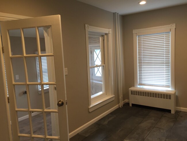 Building Photo - Just renovated 3 bed 2 bath home in emmaus.