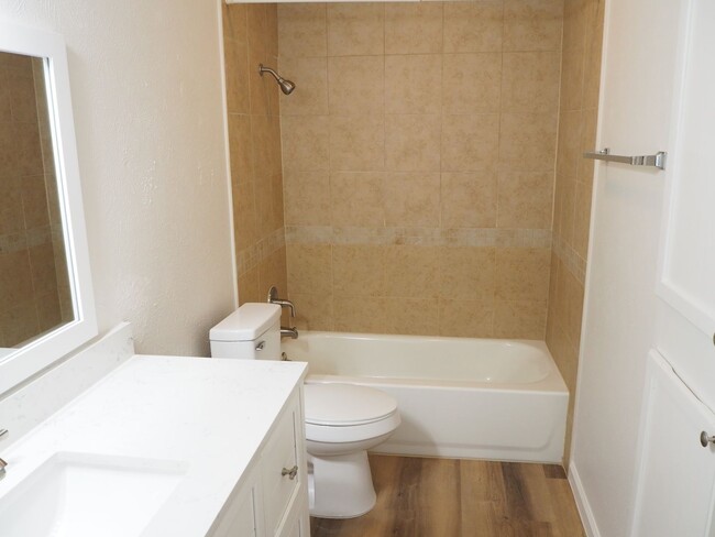 Building Photo - 3 Bed 2 Bath in Fort Worth