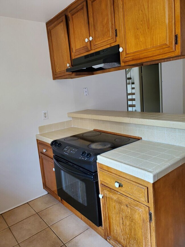 Building Photo - EASTER WAY-CONVENIENTLY LOCATED ON UCSD BU...