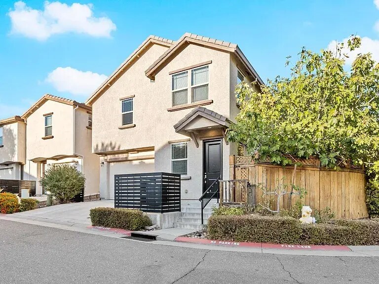 Building Photo - 663 Addison Ln